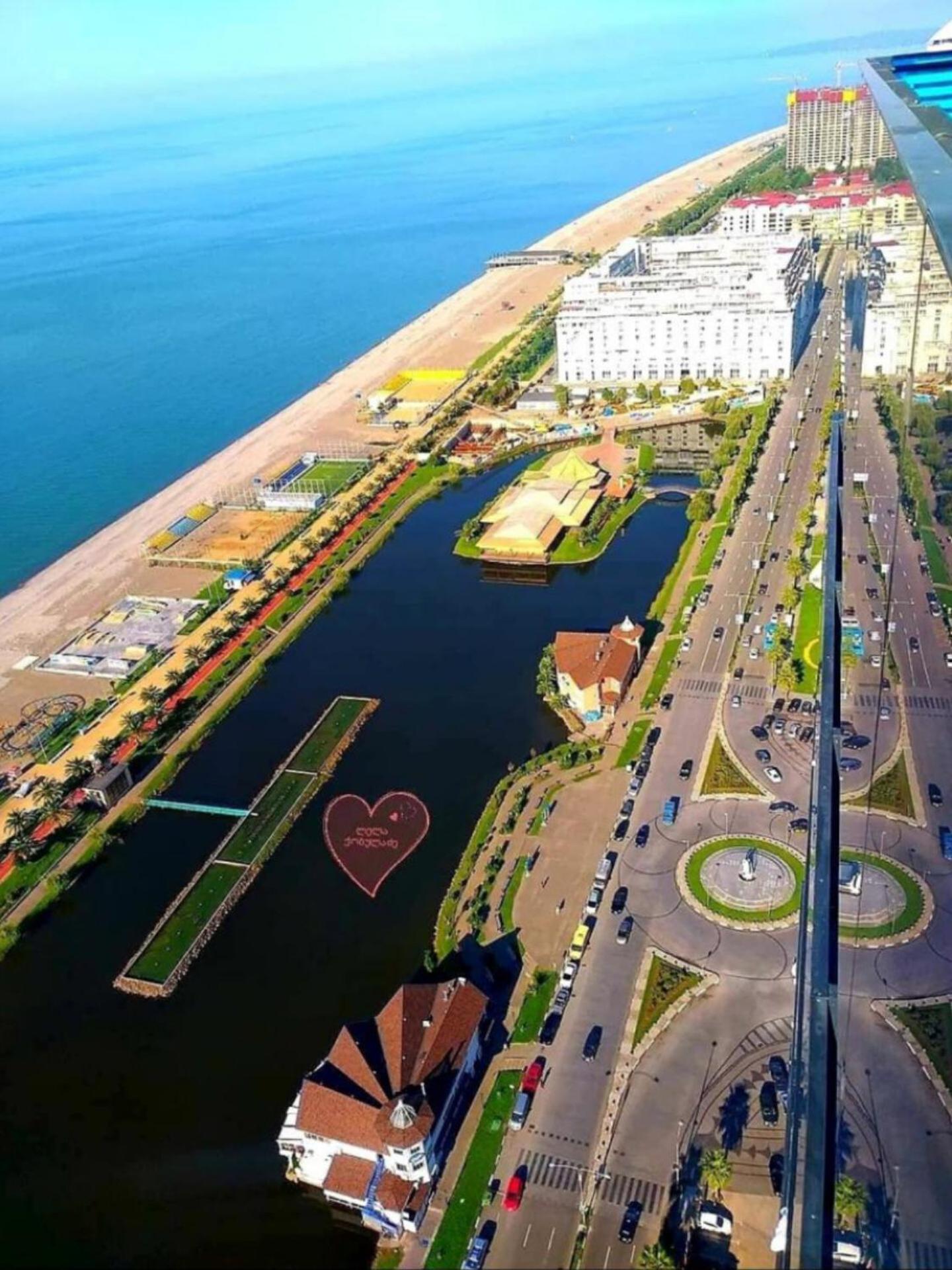Delux Sea View Aparthotel In Orbi City באטומי מראה חיצוני תמונה