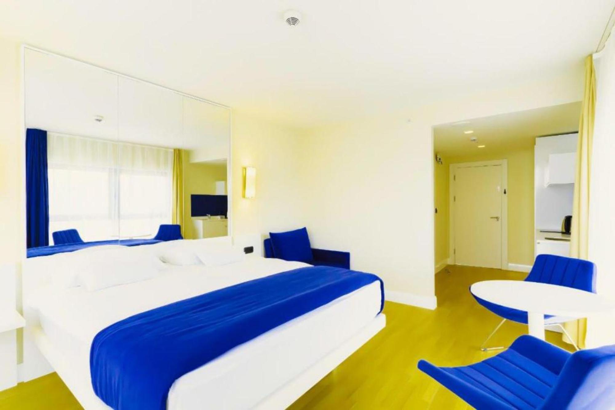 Delux Sea View Aparthotel In Orbi City באטומי מראה חיצוני תמונה