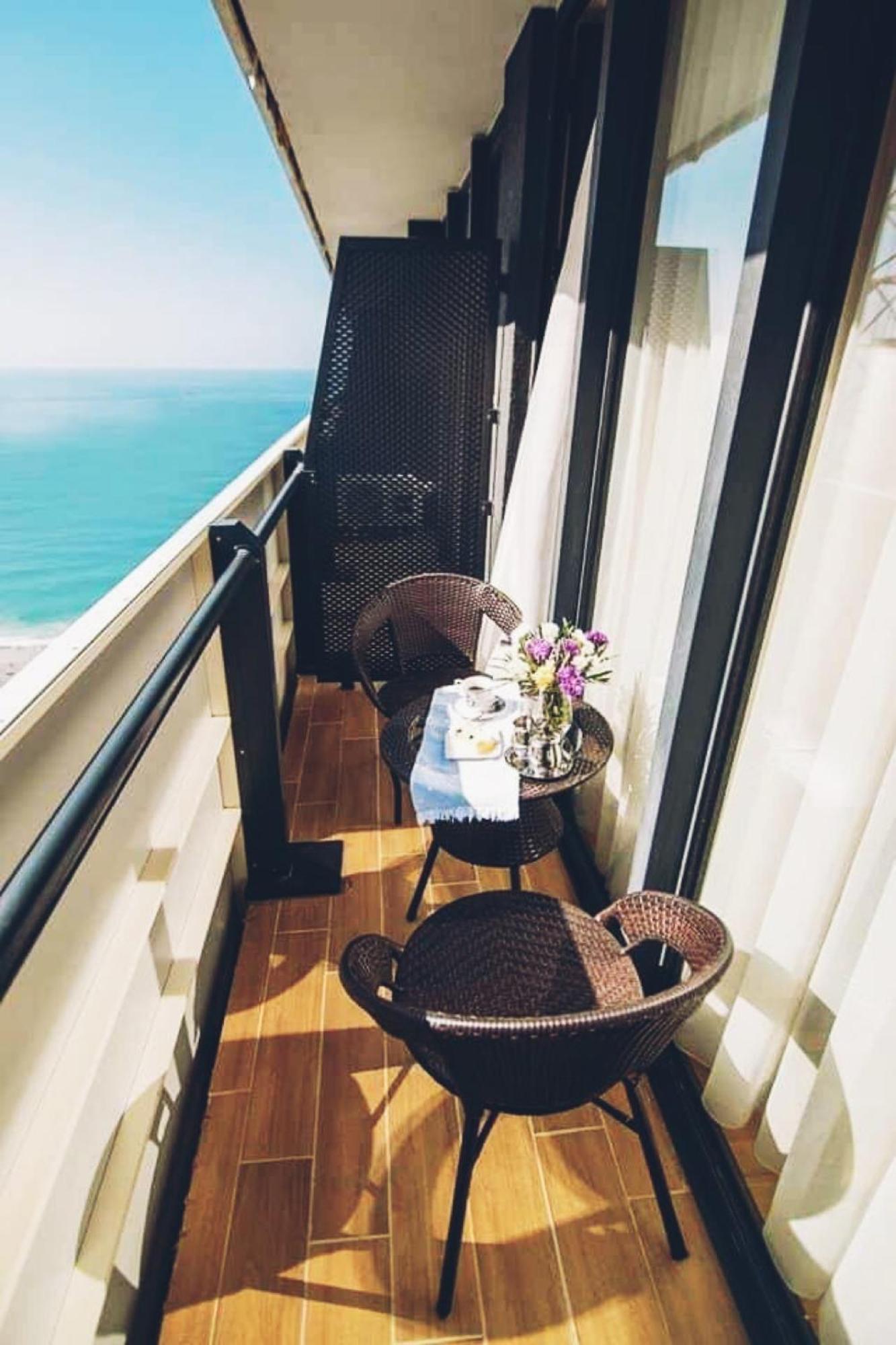 Delux Sea View Aparthotel In Orbi City באטומי מראה חיצוני תמונה
